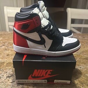 Nike Air Jordan 1 Retro High OG Black/White/Red